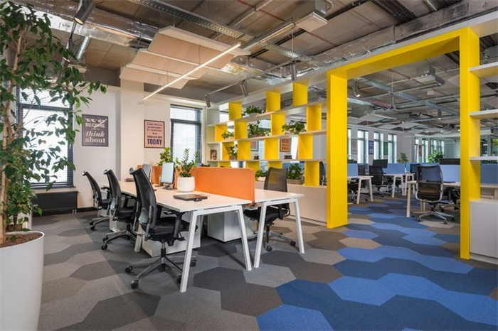 2021年上海時尚現代簡約辦公室裝修案例